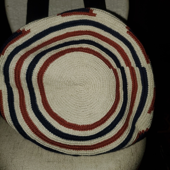 Wayuu Style Hand woven purse - Picture 6 of 8